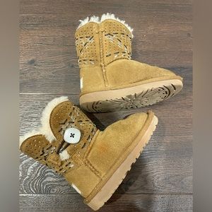 Toddler girl size 7 Ugg boots